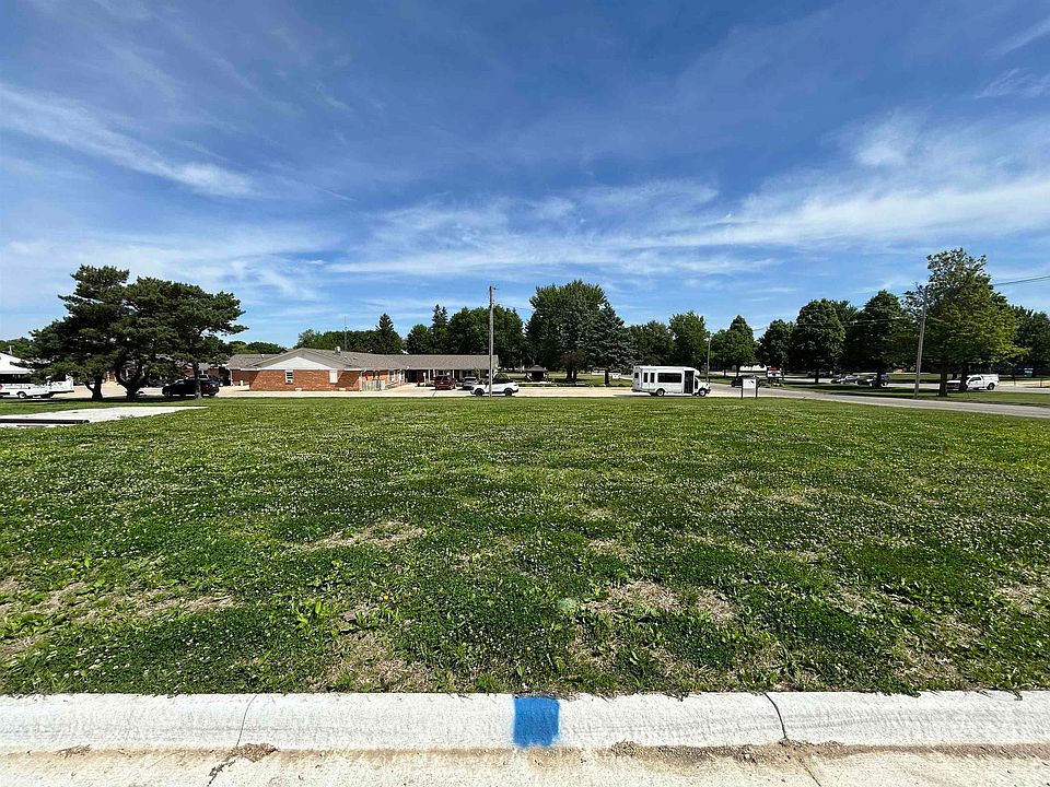 1st image of 100 Maverick Ln