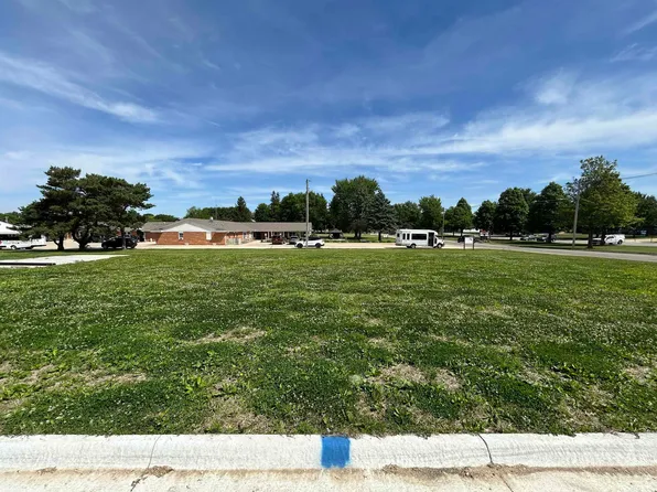 100 Maverick Ln, Riceville, IA 50466