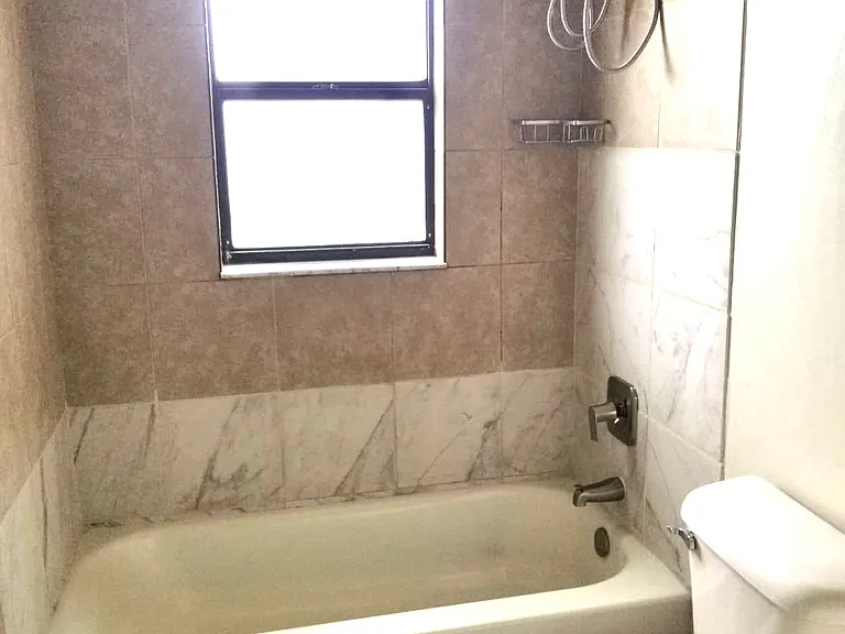 1421 SE 4th Pl — Photo 13