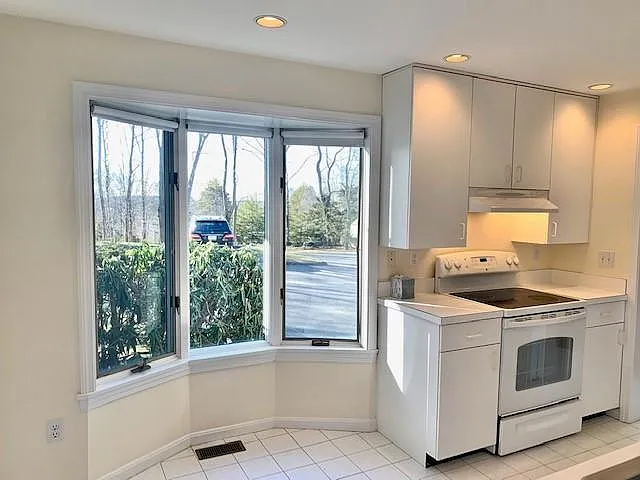 30 Lucille Pl — Photo 6
