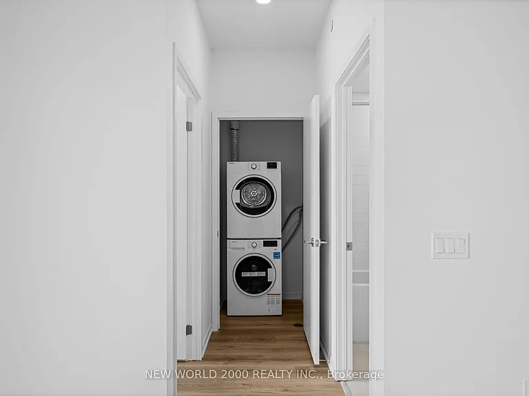 101 Roehampton Ave #2213 — Photo 16