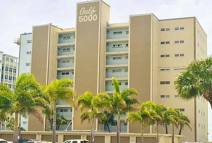 2 bed, 2.0 bath, 1420 sqft, $3,700 — Photo 2