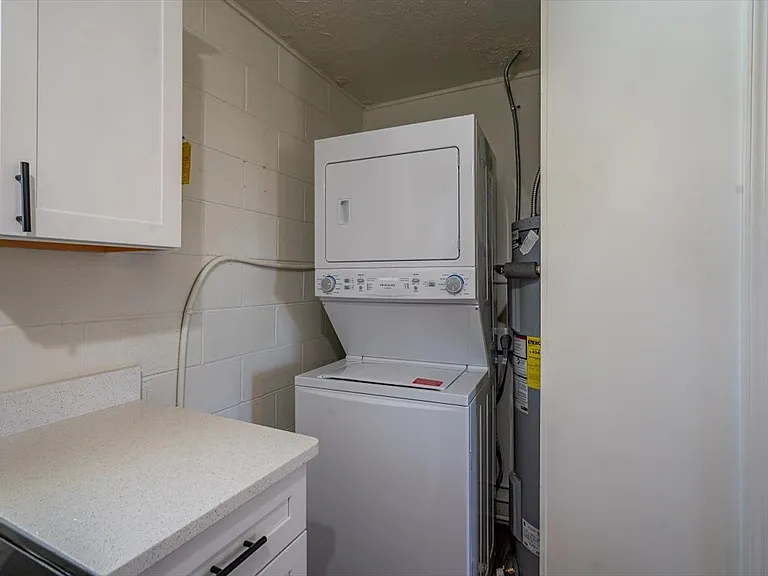 420 N Columbia St #A2 — Photo 5