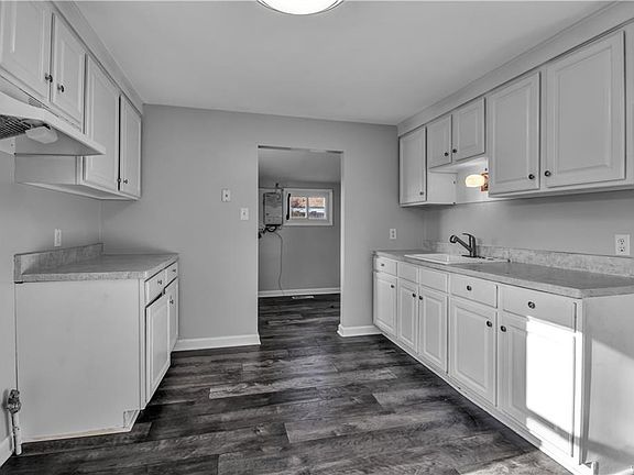3rd image of 60 Meadow Lea Dr