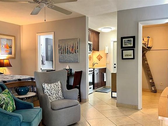 4th image of 3240 NE 13th Ave #2
