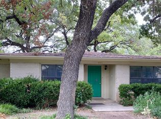 405 E Mockingbird Ln, Chico, TX 76431