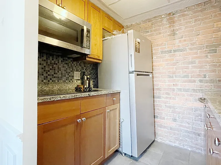 5 Grove St #6 — Photo 5