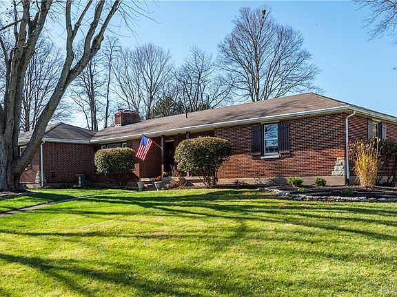 2nd image of 511 Locust Hill Dr