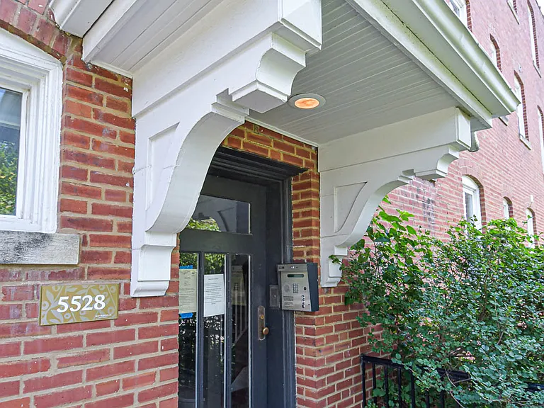 5528 Waterman Blvd #1N — Photo 31
