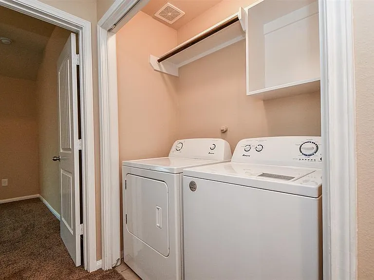 19311 Vermillion Ct — Photo 26