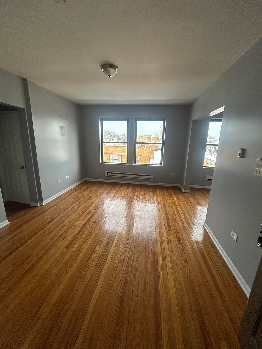2207 E 75th St APT 3I photo 1