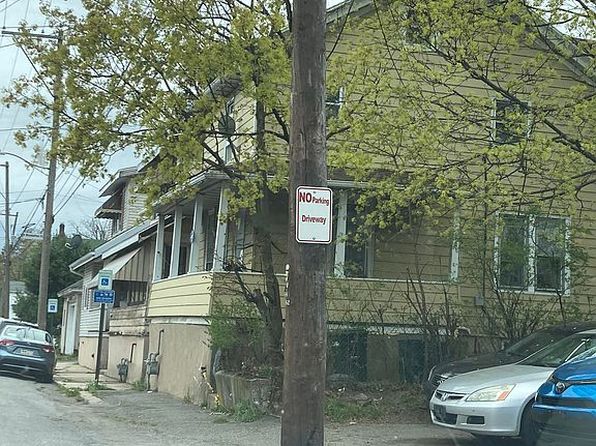 19 W 1st St