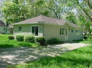 311 Willow Rd, Lakemoor, IL 60051