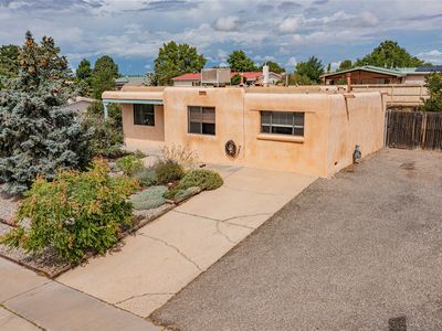 867 Camino Consuelo, Santa Fe, NM, 87507