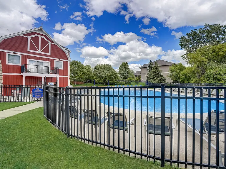 1145X W Laketowne Dr NE — Photo 44