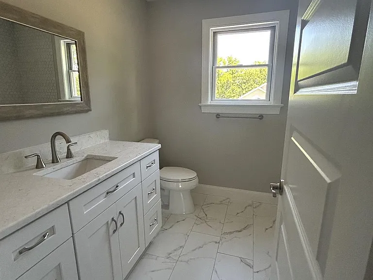 135 W Maple Ave #2 — Photo 7