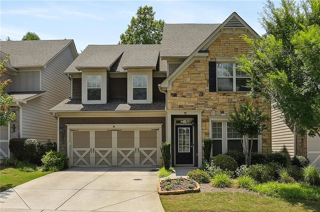 4 bed, 2.5 bath, 2544 sqft, $3,700 — Photo 1