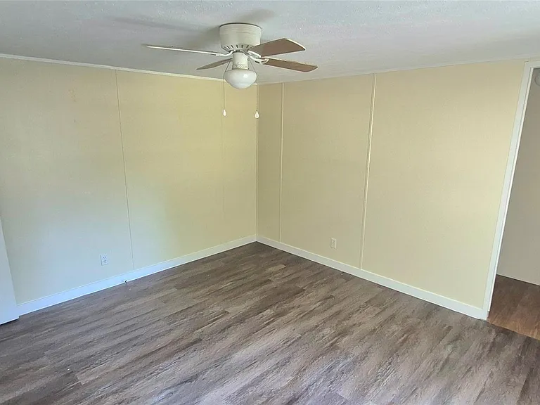 24321 Cherry Hill Dr — Photo 21