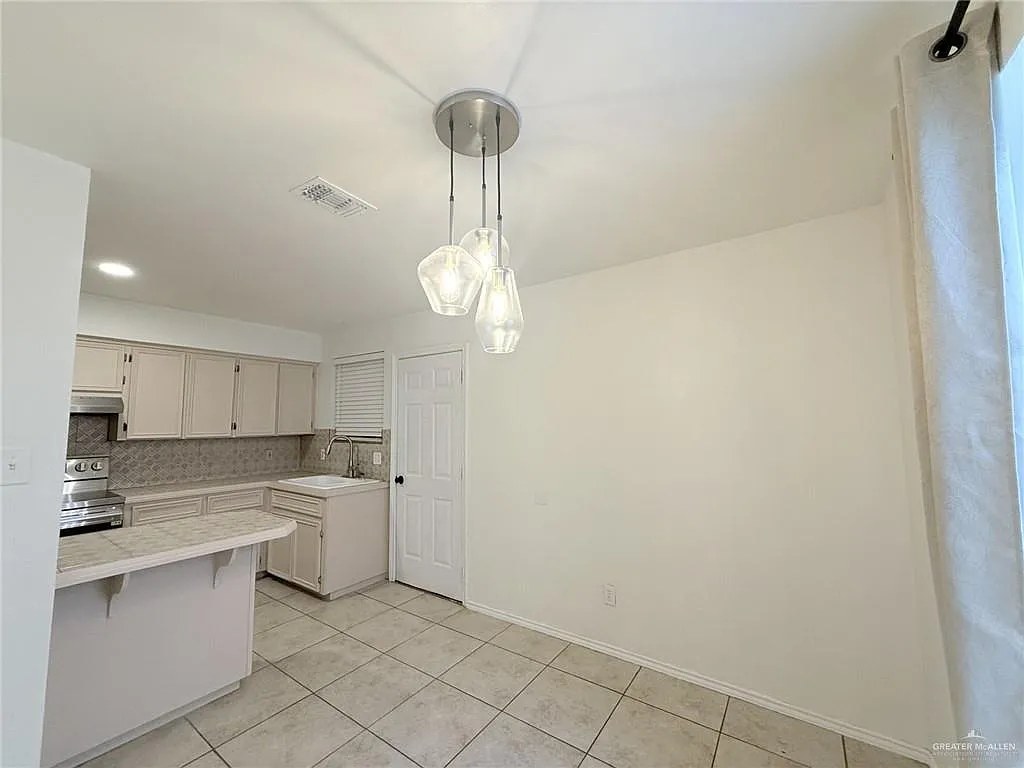 2 bed, 1.0 bath, 955 sqft, $1,100 — Photo 4