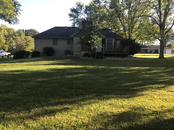 6100 Mimosa Dr, Sedalia, MO 65301