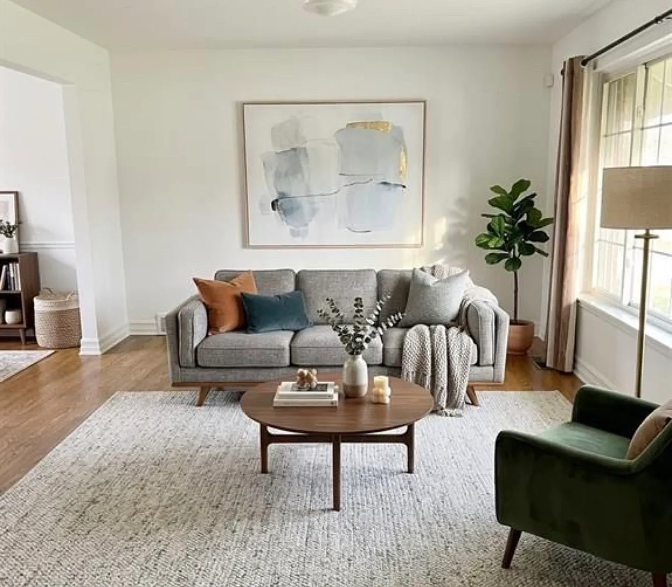 4 bed, 1.5 bath, 1585 sqft, $2,450 — Photo 2
