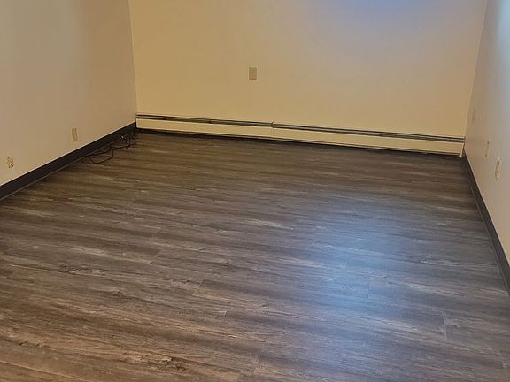 5th image of 415 6th St N #2