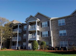 7104 W Friendly Ave UNIT 210, Greensboro, NC 27410