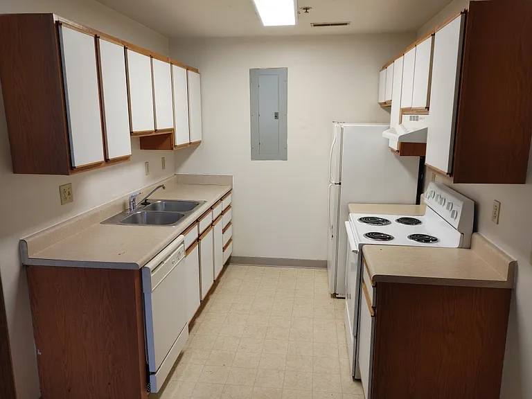 314 Randolph St — Photo 2