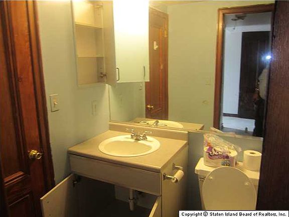 4th image of 111 Pond Way