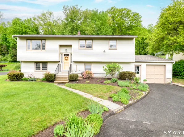 30 Tamanny Trail, Danbury, CT 06811