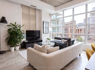 23 Brant St #305, Toronto, ON M5V2L5