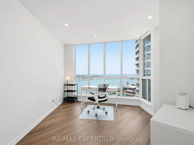 208 Queens Quay W #2211 — Photo 24