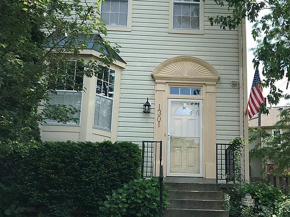 2nd image of 1301 Travis View Ct