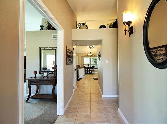4th image of 9 Indianola Cir