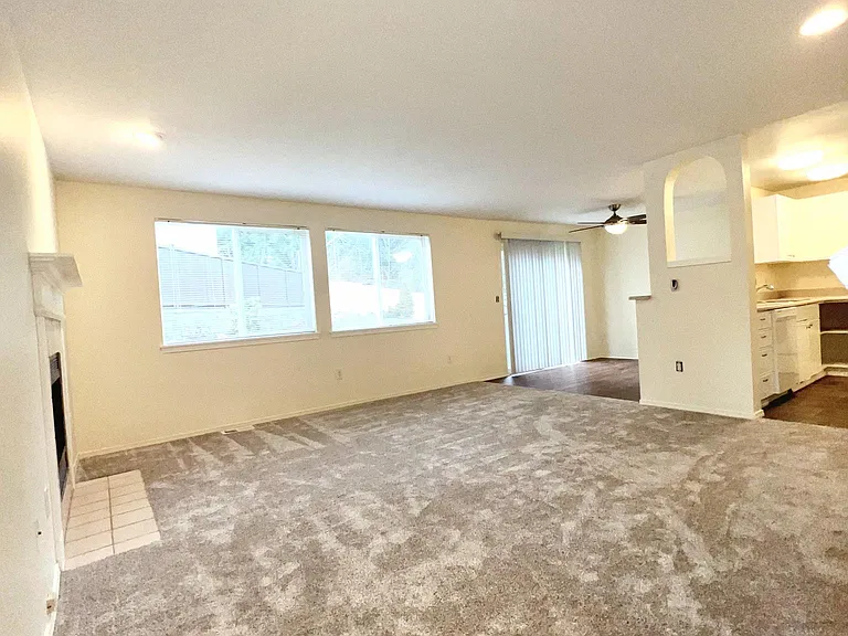 Living Room w/ Gas Fire Place