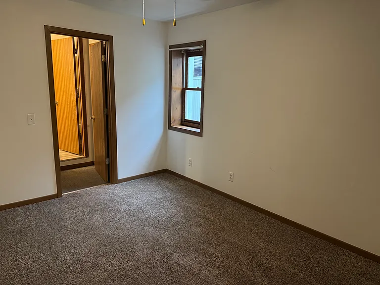 101 W Hennepin St #3 — Photo 9