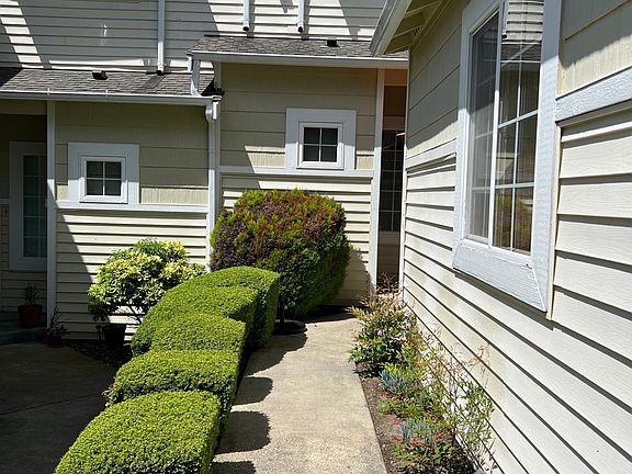4th image of 11621 Breckenridge Ln NW
