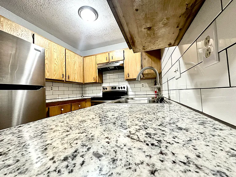 2107 Hinkle Ave #C — Photo 6