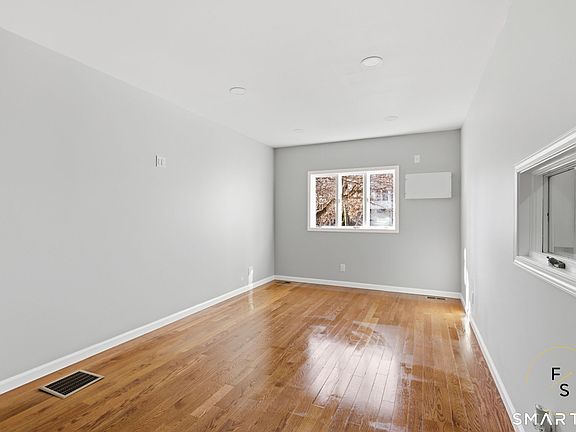 3rd image of 34 Pleasant Street