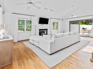 21 Little Neck Rd, Southampton, NY 11968