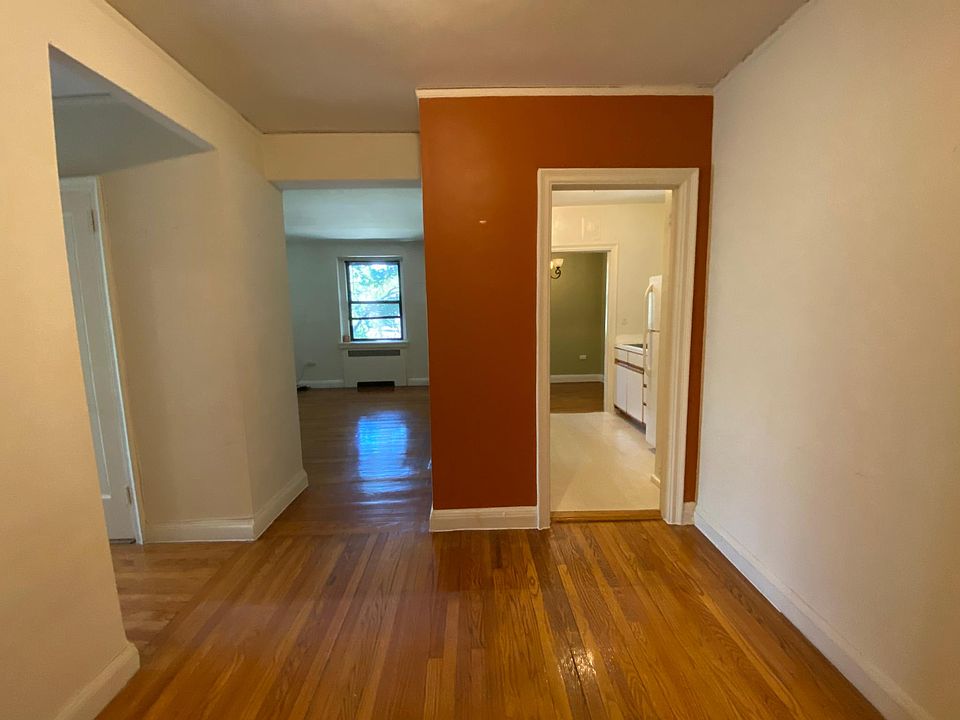 1st image of 654 Gramatan Ave