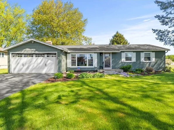 690 Janes Rd, Rochester, NY 14612
