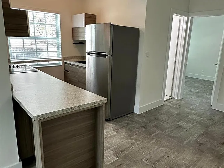 130 Antiquera Ave — Photo 3