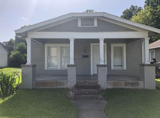 905 9th St, Orange, TX 77630
