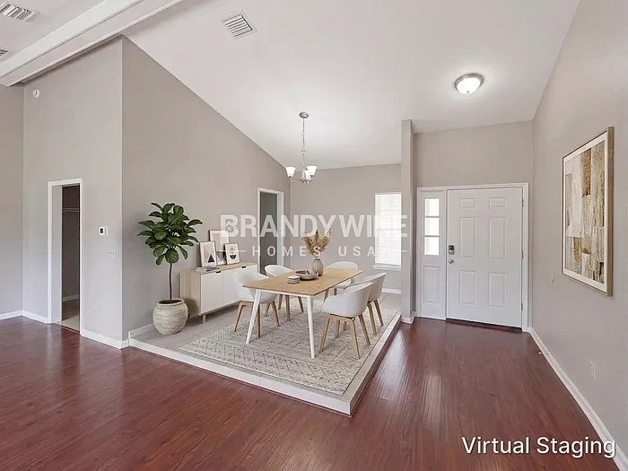 3363 Hampstead Dr — Photo 5