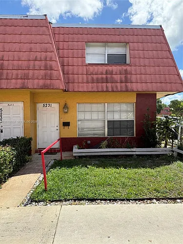 5231 NW 27th St #8A Photo 1