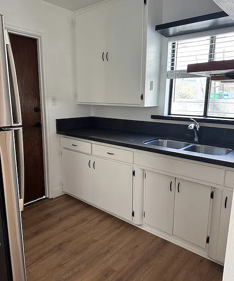 406 N Clementine St — Photo 12