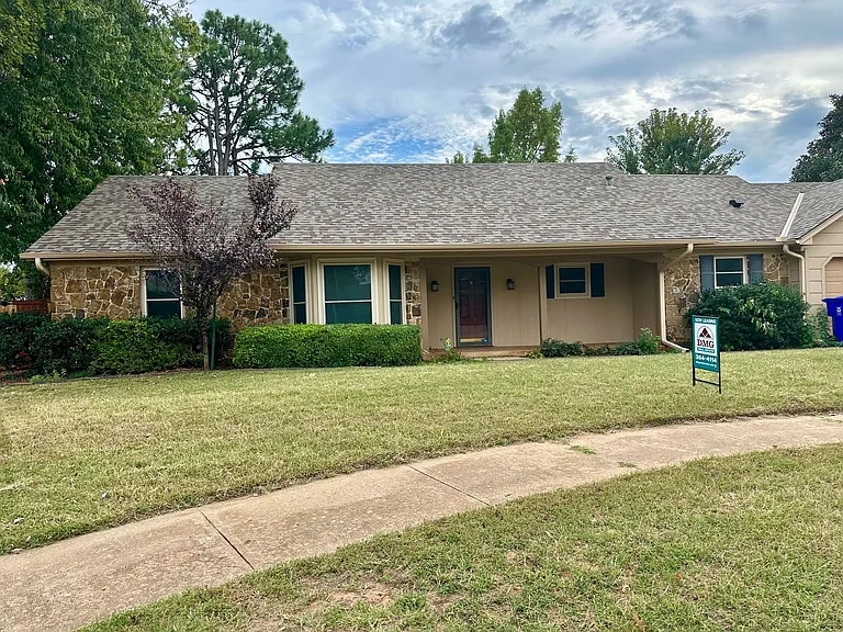 3608 Chatham Ct — Photo 2