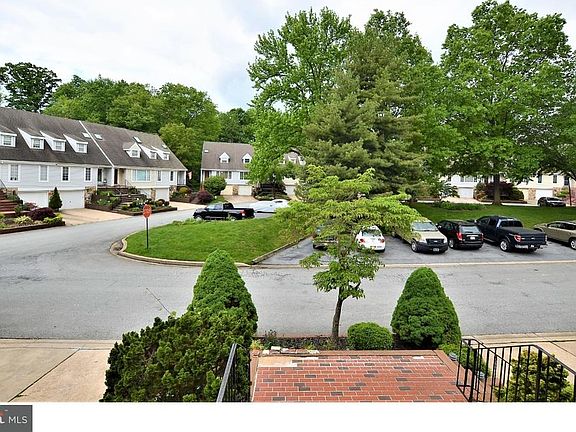 2nd image of 27 Marsh Woods Ln