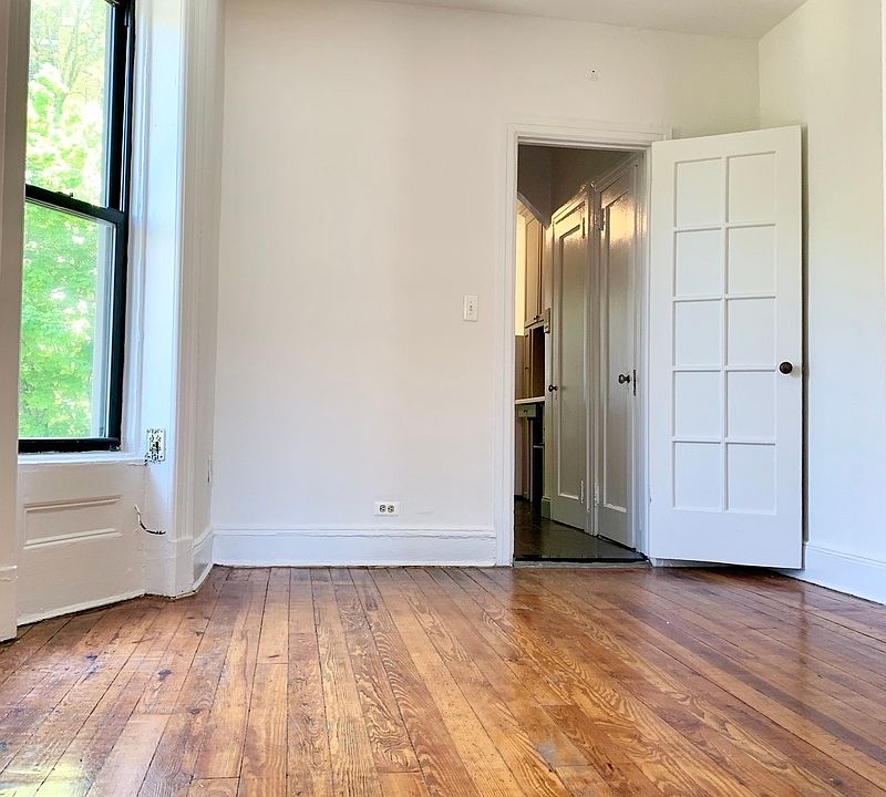 1st image of 166 W 107th St #3B